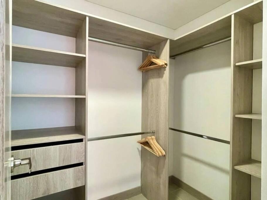 Apartamento Penthouse In Heart Of Laureles