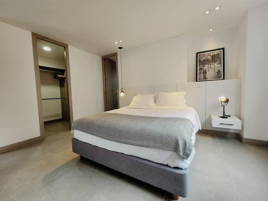 Penthouse In Heart Of Laureles *