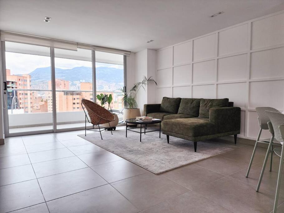 Apartamento Penthouse In Heart Of Laureles *